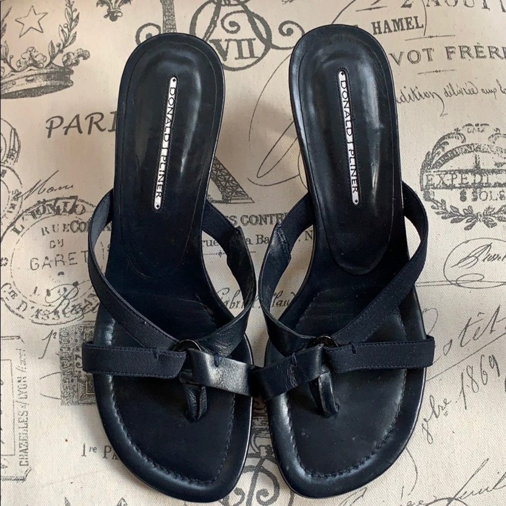 Donald J. Pilsner sandals sz 8.5